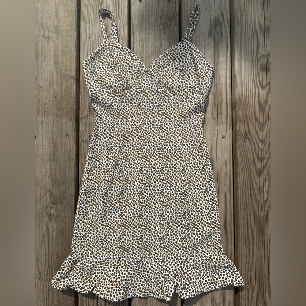 forever 21 animal print leopard bodycon mini dress with ruffled bottom - Picture 2 of 8